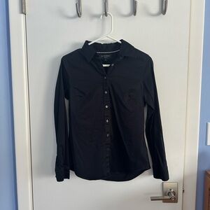 Banana Republic Women's Fitted Black Button Down Shirt